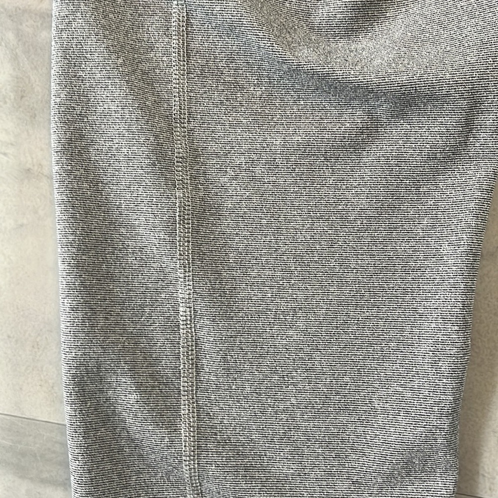 Banana Republic Athletic leggings / side pockets Light Grey NWOT Size L - Picture 11 of 12